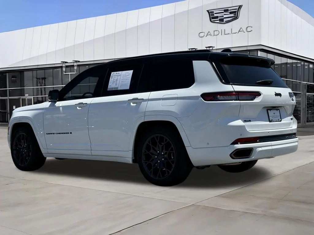 Used 2025 White Jeep Summit image 5
