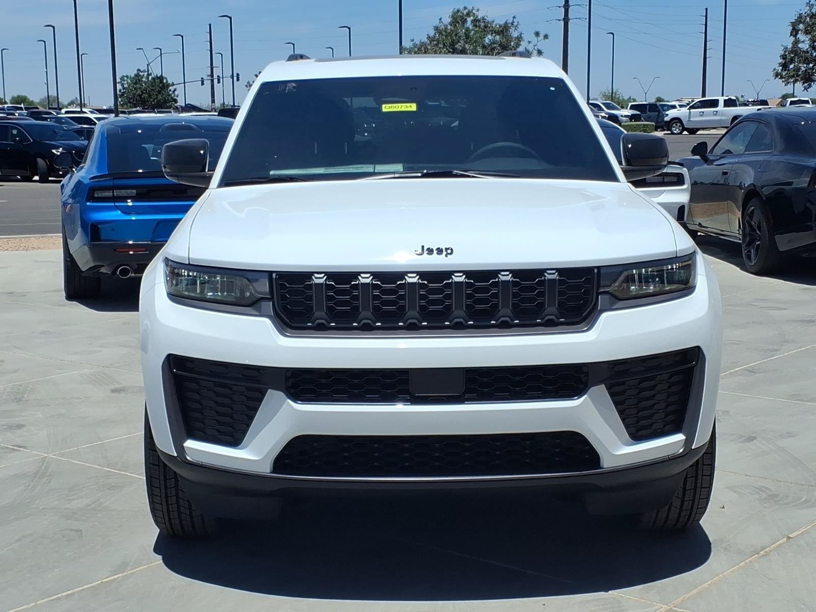 New 2026 Bright White Clear-Coat Exterior Paint Jeep Laredo Altitude image 2