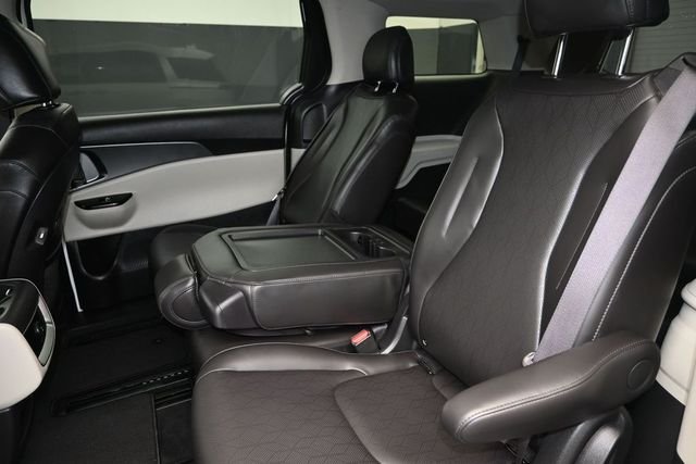 2024 Kia Carnival LX Seat Pkg - Photo 11