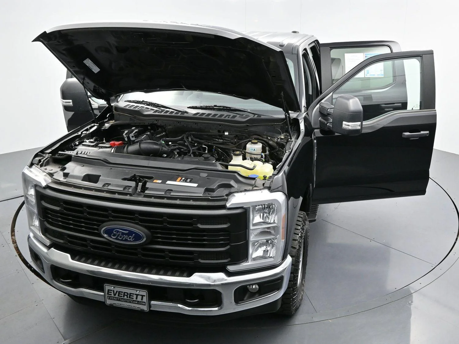 Used 2024 Black Ford XL image 38
