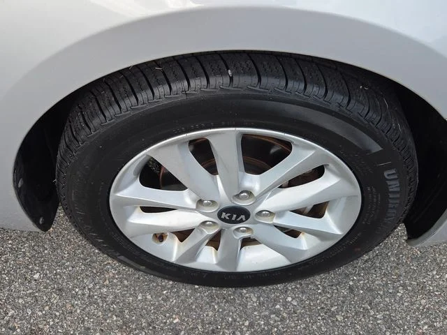 Used 2015 Silver Kia LX image 15