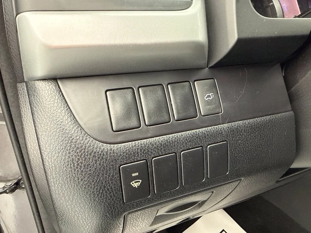 Used 2015 Gray Toyota LE Plus V6 image 18
