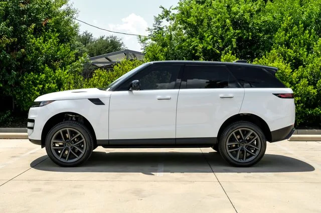 New 2026 Fuji White Land Rover SE image 15