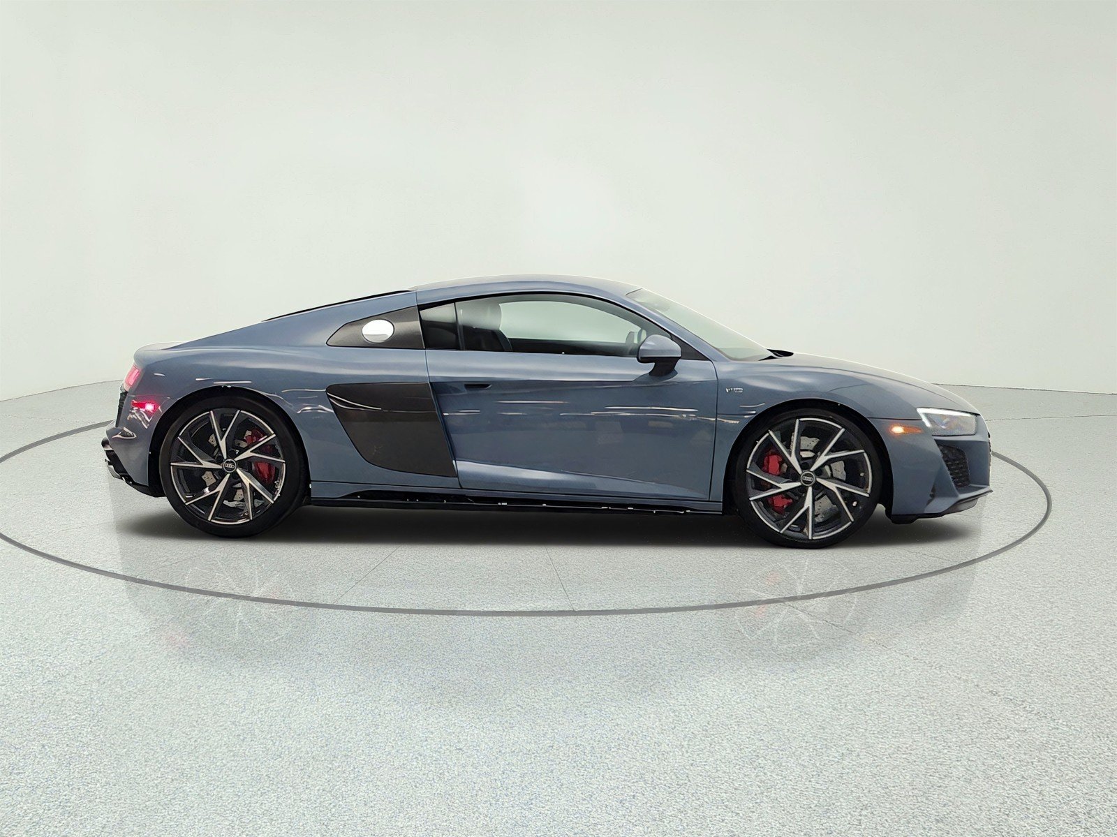 Used 2021 Kemora Gray Metallic Audi V10 image 4