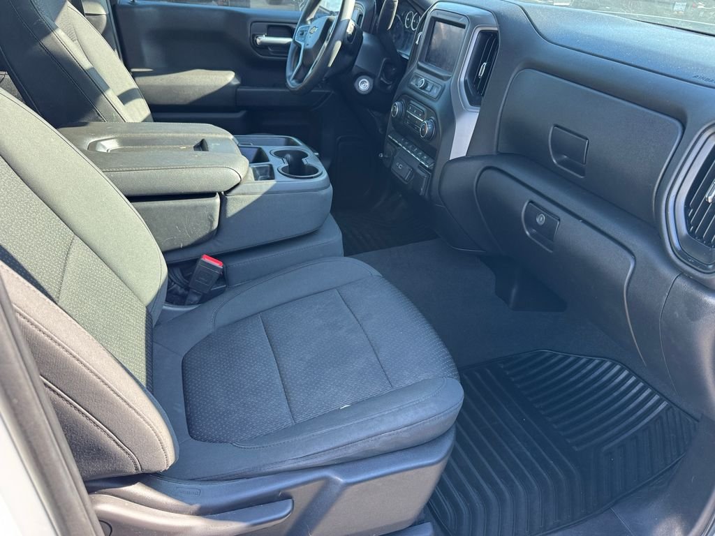Used 2021 White Chevrolet Custom image 3