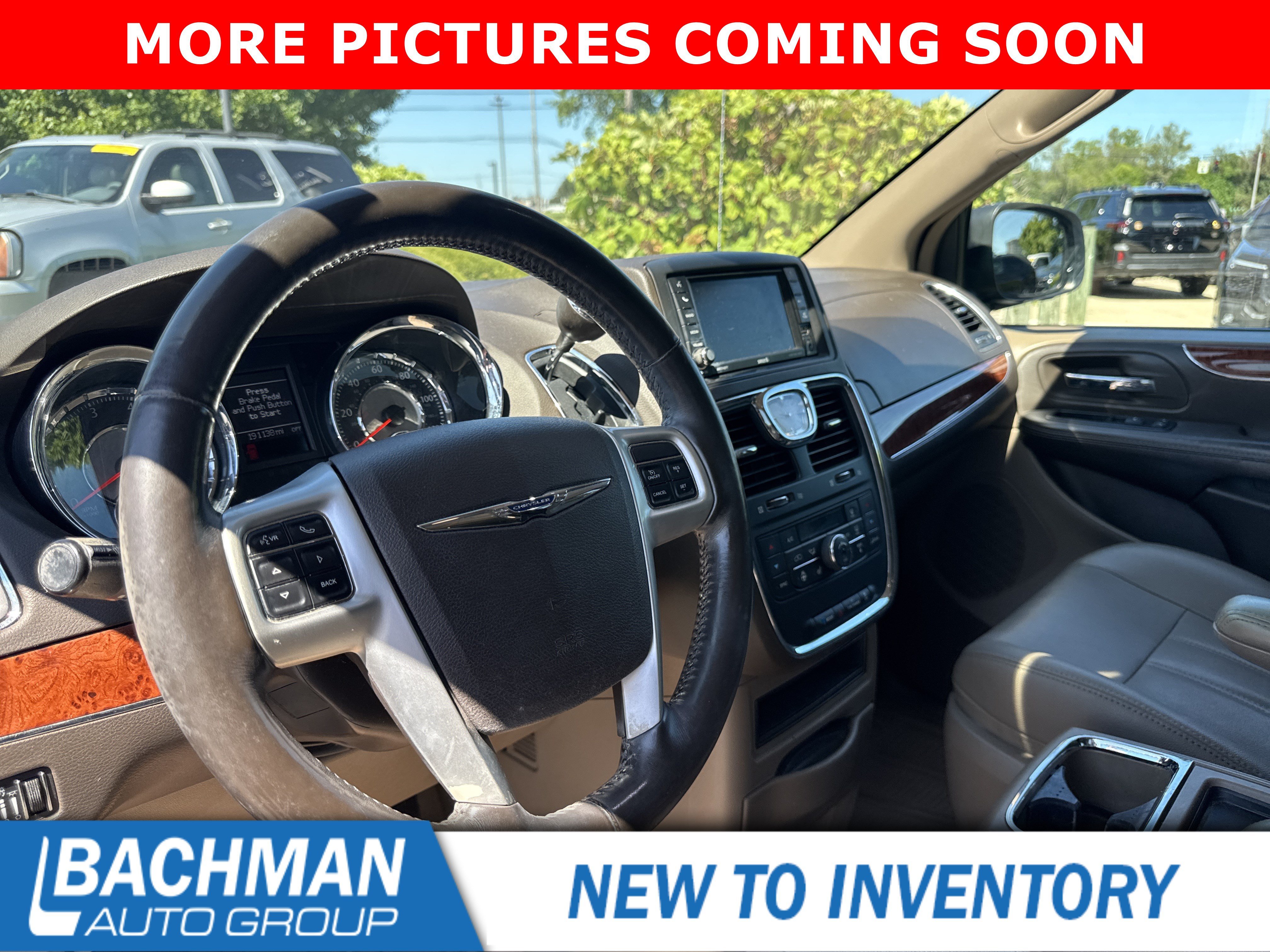 Used 2015 True Blue Pearlcoat Chrysler Touring image 12