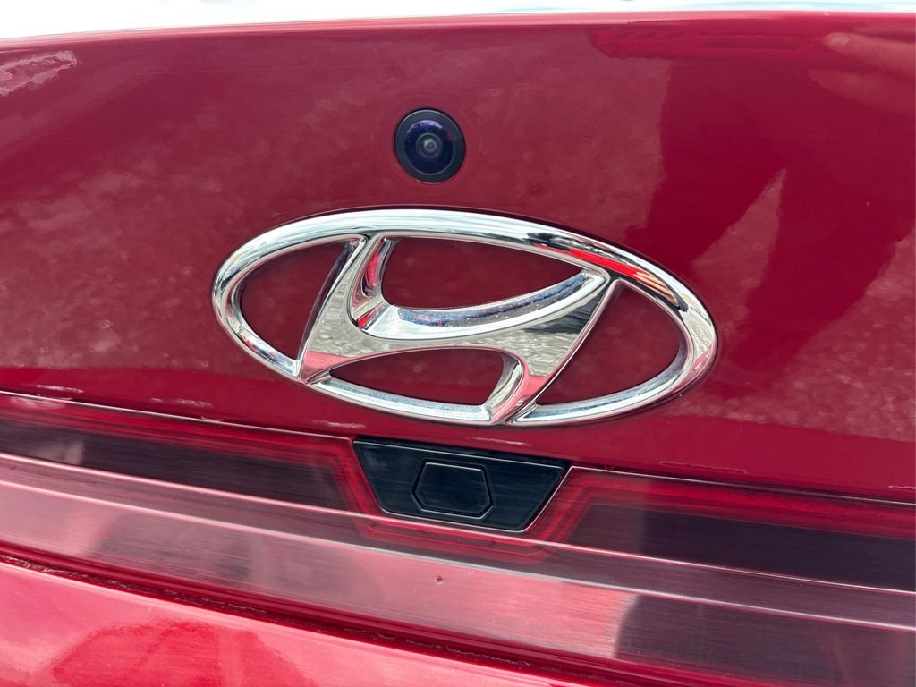 Used 2023 Red Hyundai SEL image 15