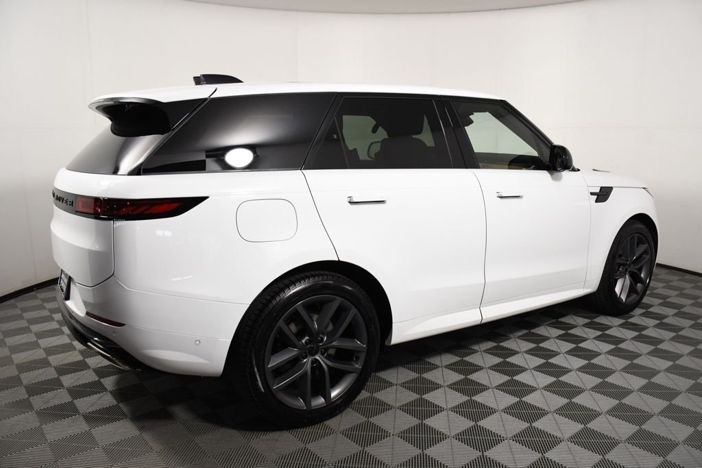 New 2026 Fuji White Land Rover Dynamic SE image 7