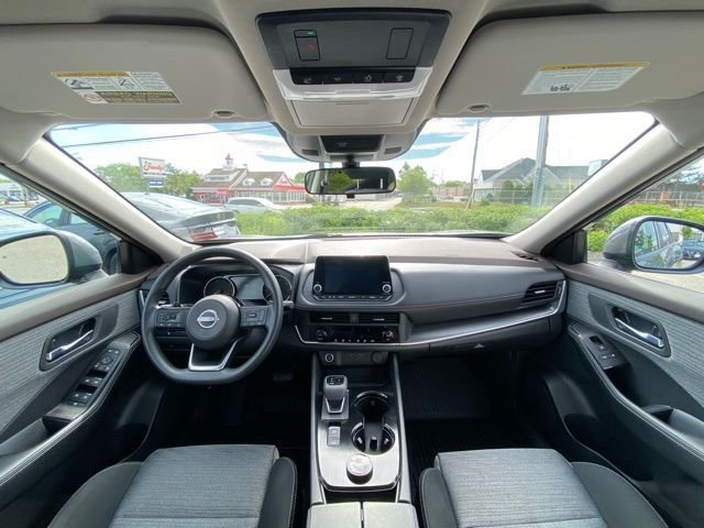 Used 2023 Gray Nissan SV image 16
