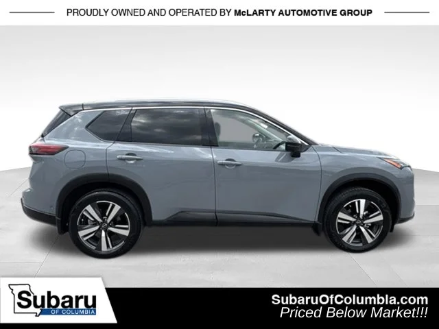 Used 2025 Gray Nissan SL image 11