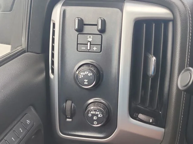 Used 2018 Gray GMC SLT image 28