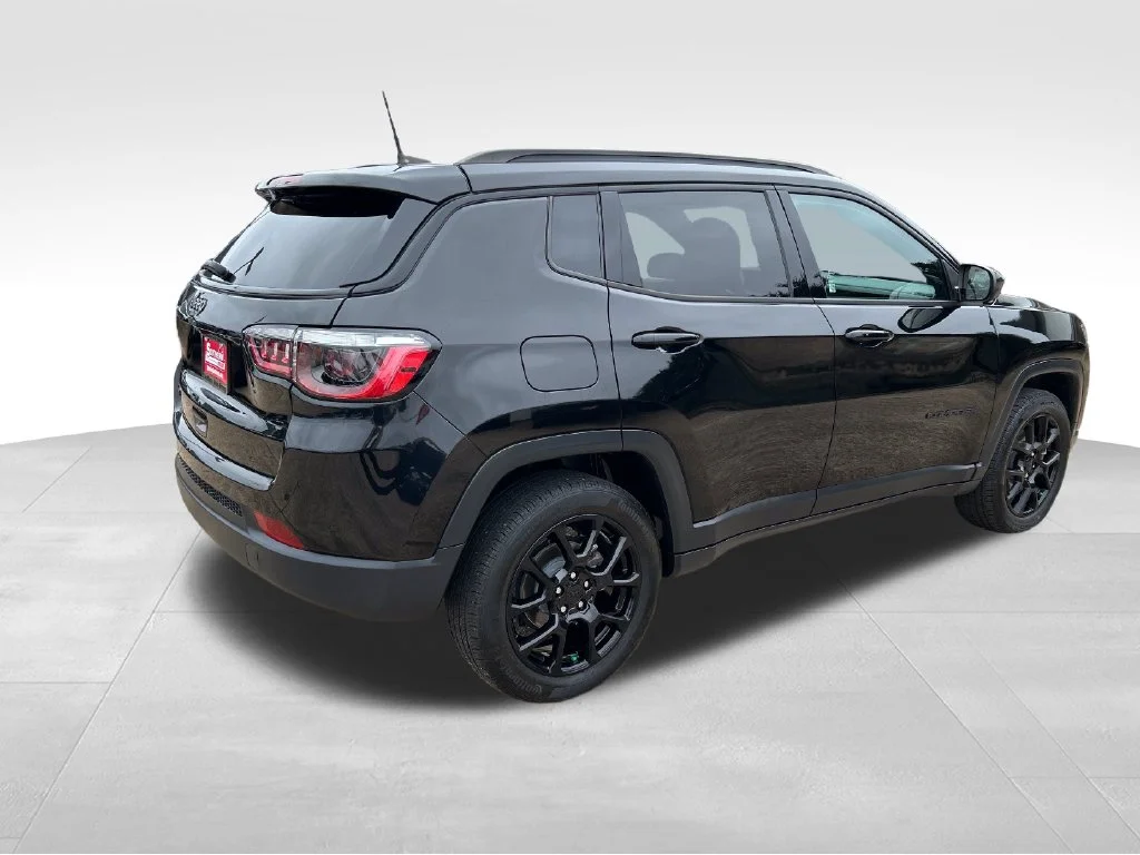 Used 2024 Black Jeep Latitude image 5