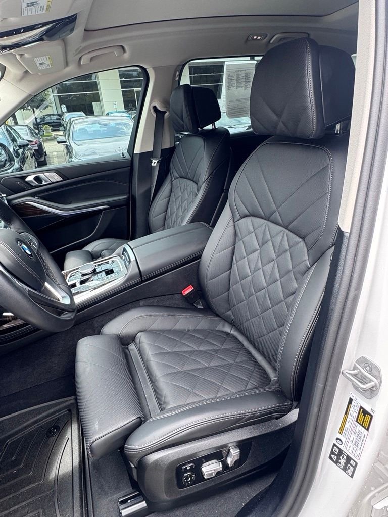 Used 2026 White BMW xDrive40i image 14