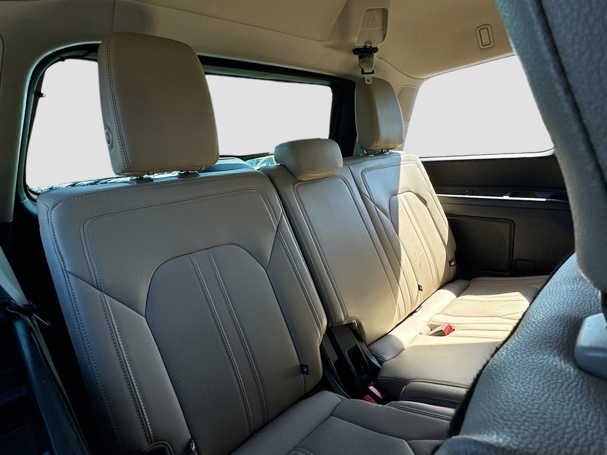Used 2024 Oxford White Ford Limited image 30