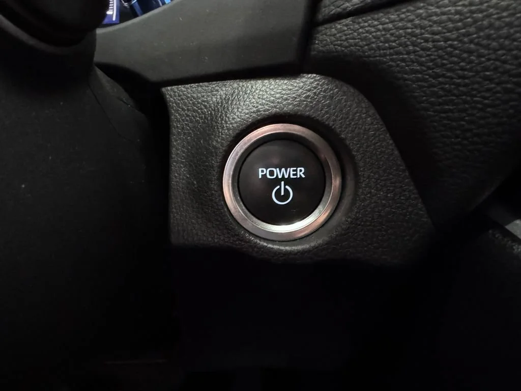 2024 Toyota RAV4 SE - Photo 22