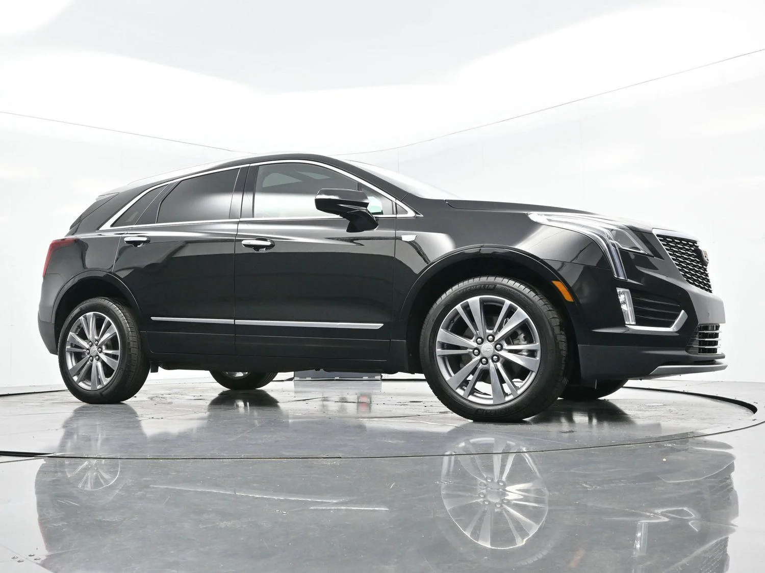 Used 2025 Stellar Black Metallic Cadillac Premium Luxury image 44