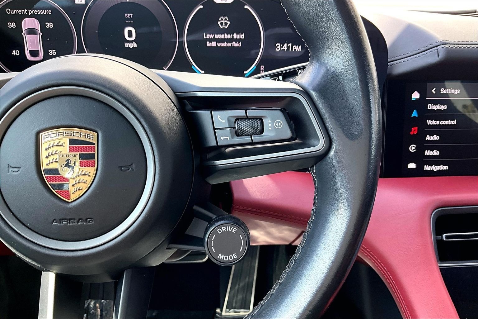 Used 2025  Porsche  image 19