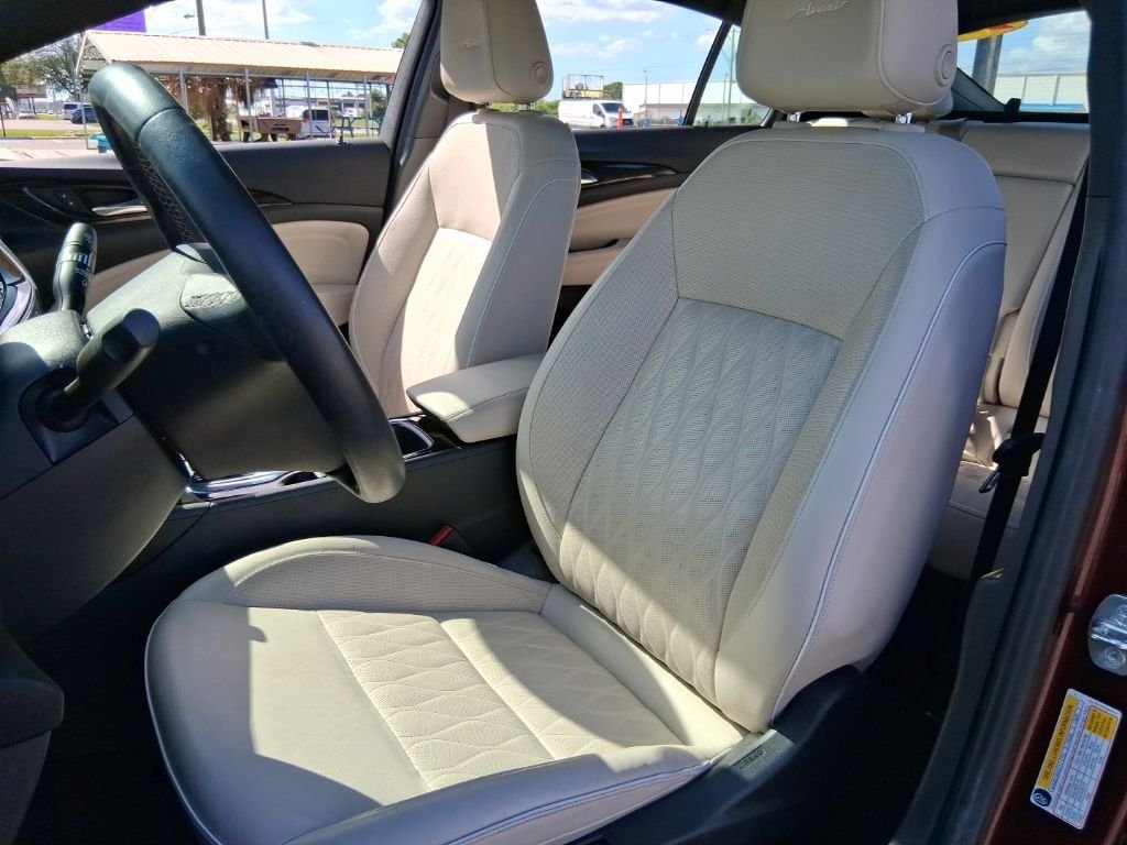 Used 2019 Red Buick Avenir image 10