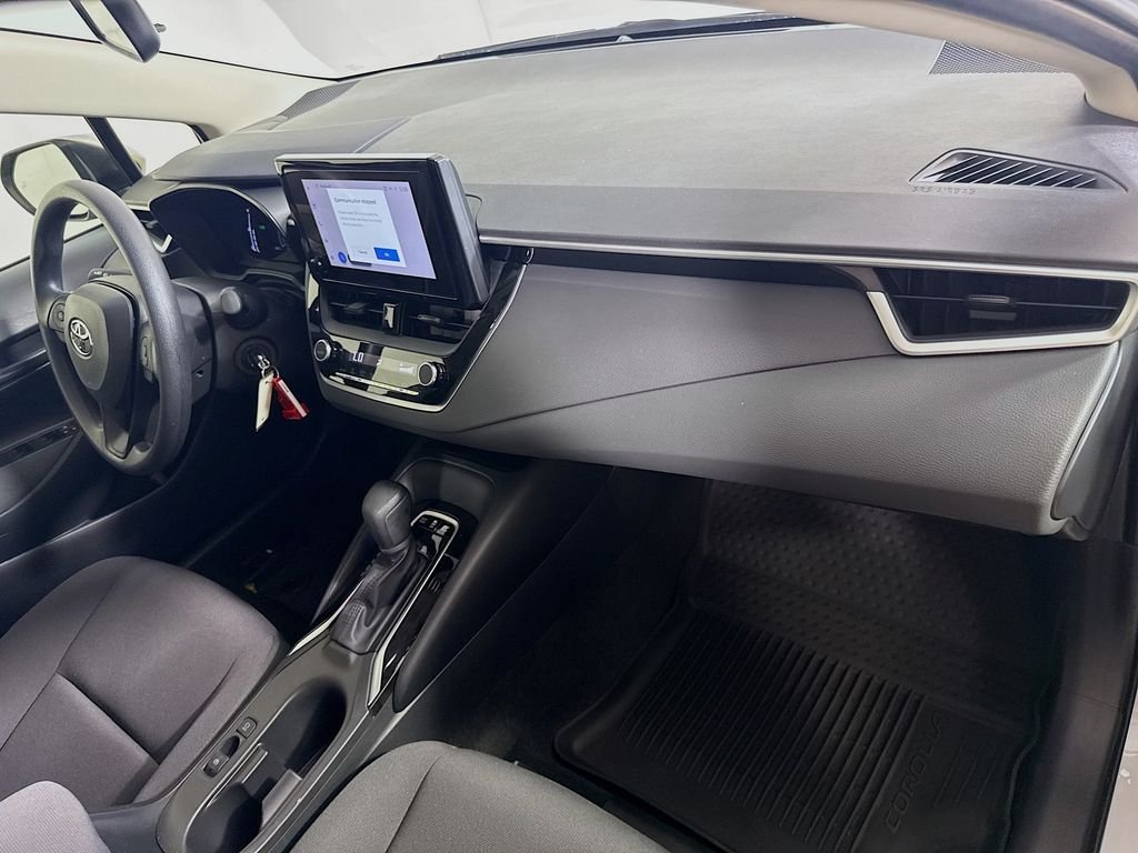 Used 2026 Wind Chill Pearl Toyota Hybrid LE image 25