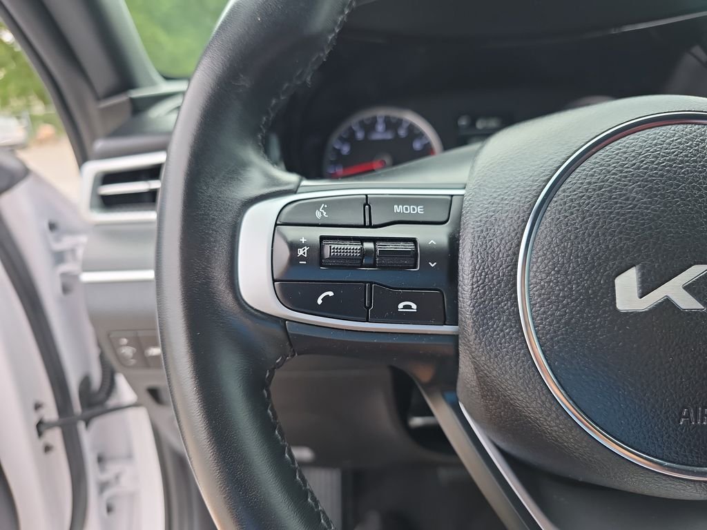 Used 2023 Glacial White Pearl Kia GT-Line image 26