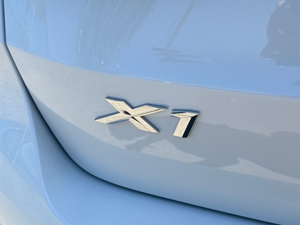 New 2027 Alpine White BMW xDrive28i image 8