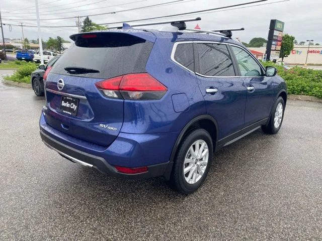 Used 2017 Caspian Blue Nissan SV image 3