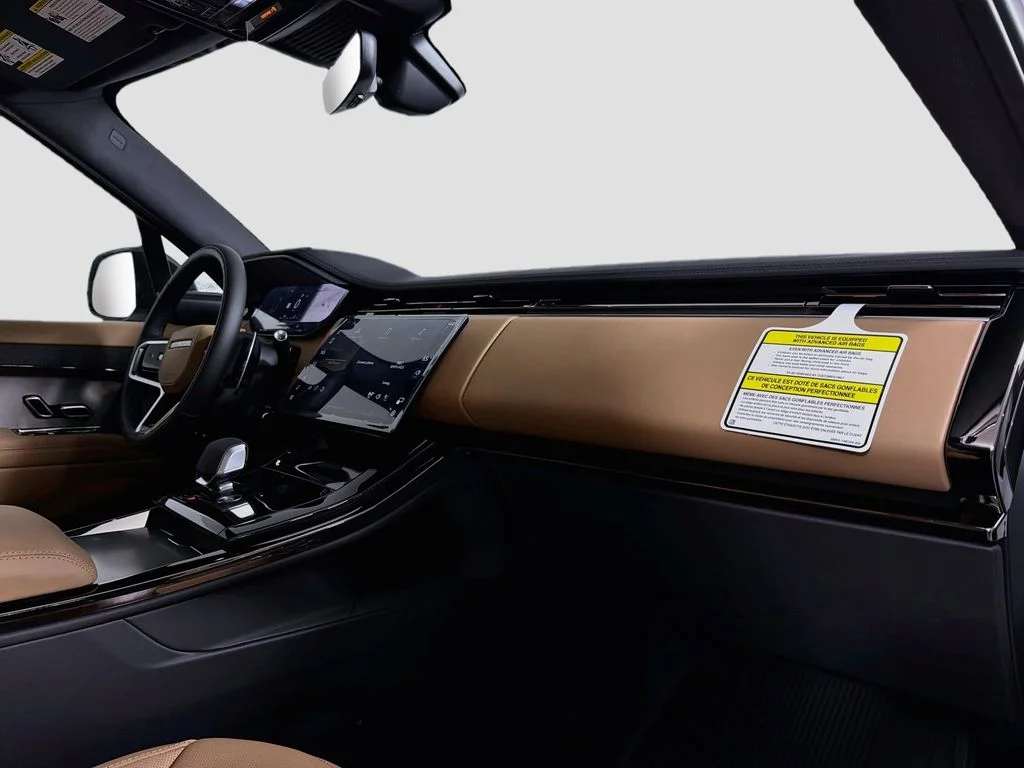 New 2027 Fuji White Land Rover SE image 31