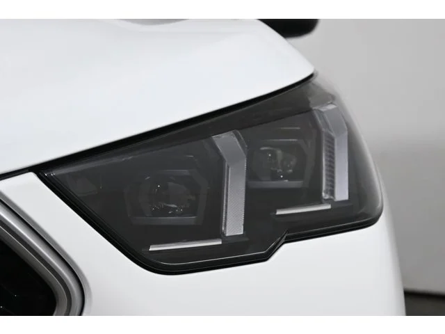 New 2026 Alpine White BMW xDrive28i image 11