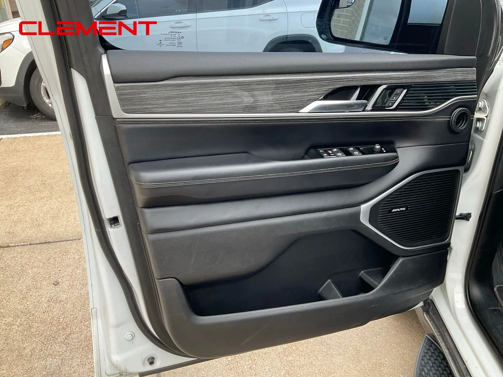 Used 2022 White Jeep Series III image 18