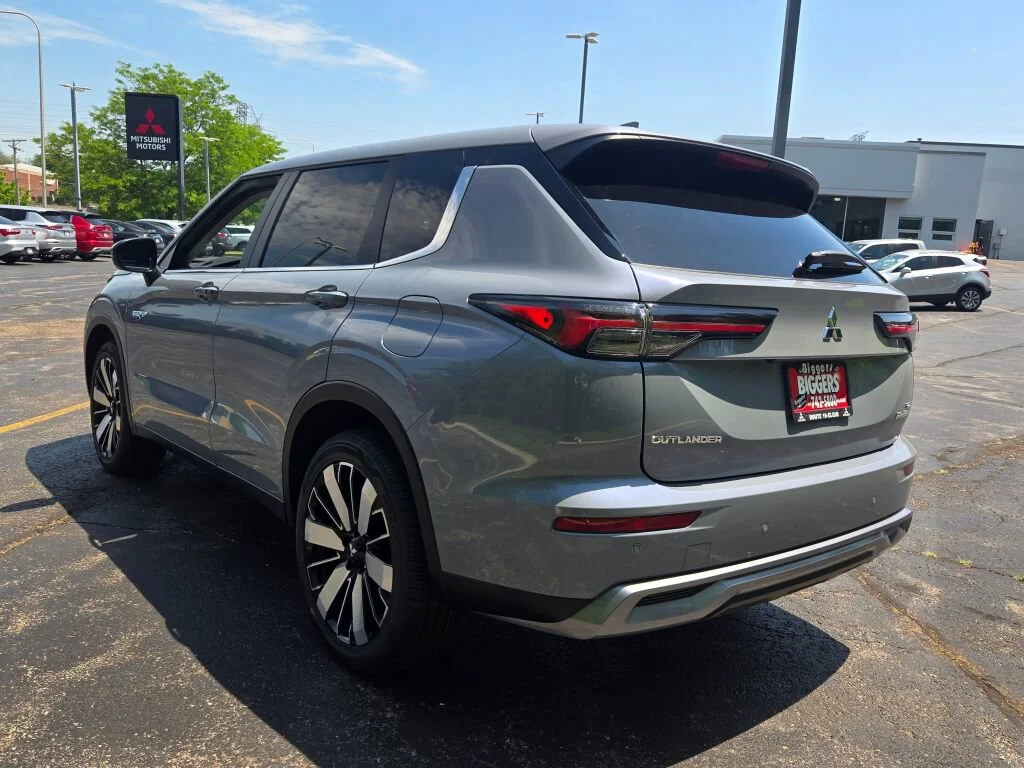 New 2026 Gray Mitsubishi SE S-AWC image 13