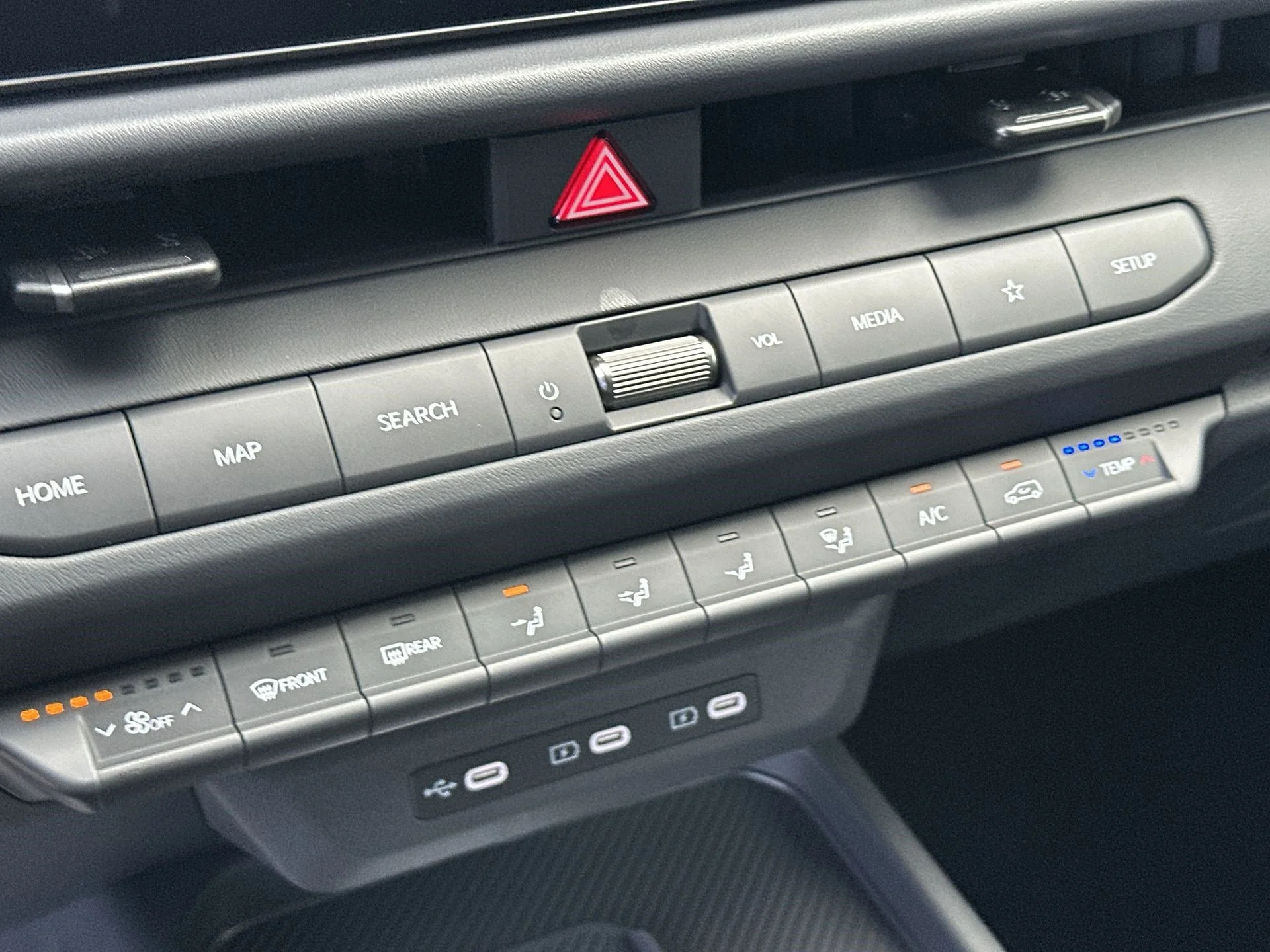 New 2027 Terrain Brown / Black Roof Kia X-Line S image 18