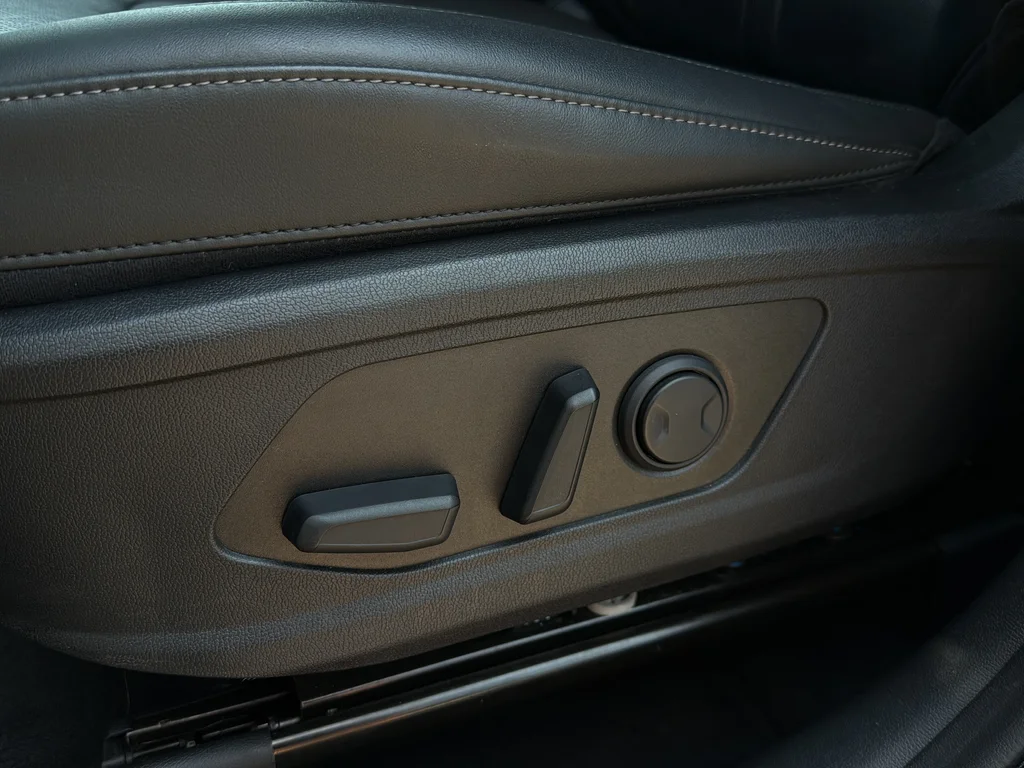 Certified Used 2023 Wolf Gray Kia X-Line EX image 10