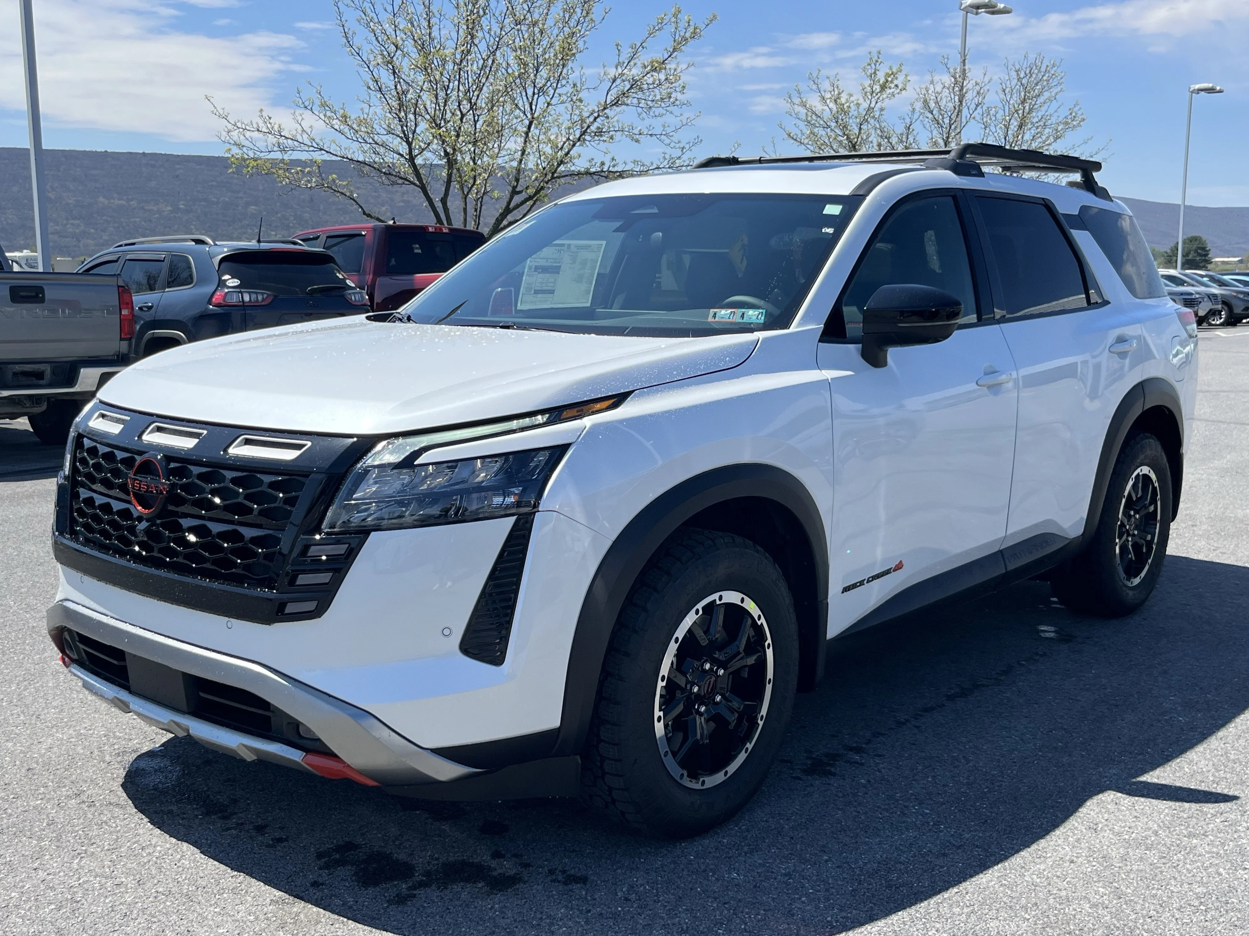 New 2026 Everest White Pearl TriCoat Nissan Rock Creek® image 7