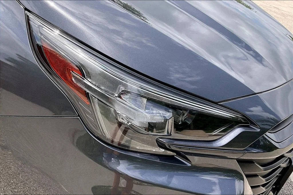 Used 2025 Gray Subaru Premium image 28