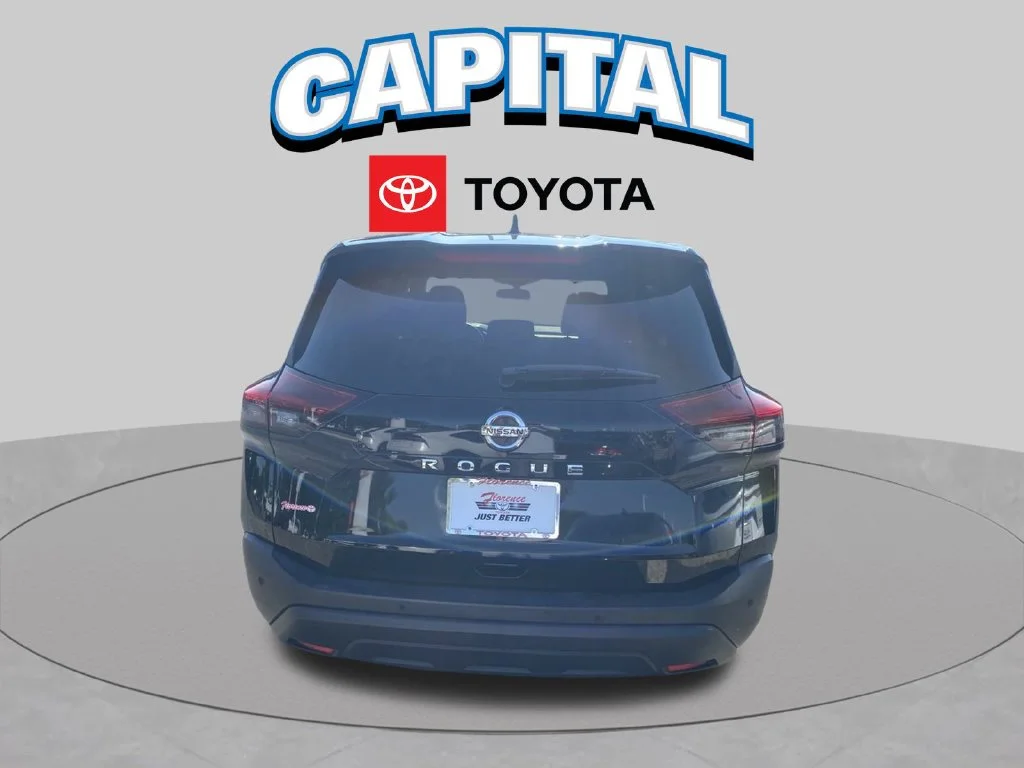 Used 2021 Black Nissan S image 12