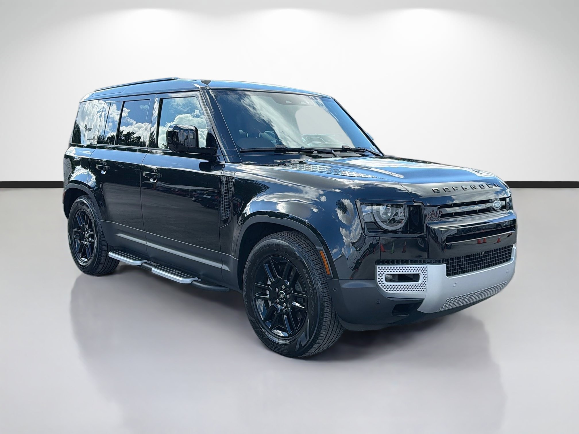 Certified Used 2025 Santorini Black Metallic Land Rover S image 7