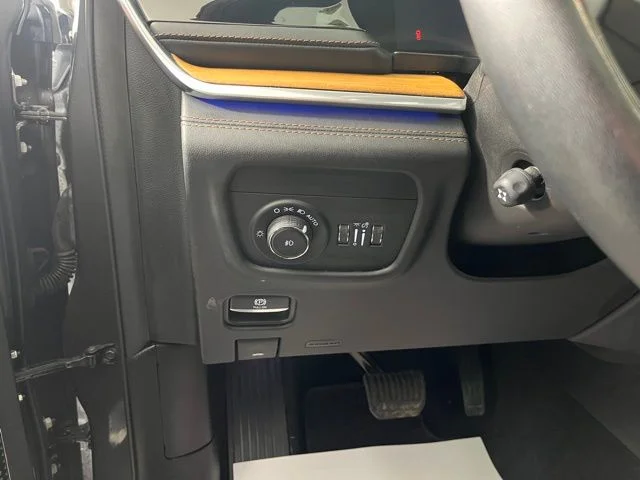 Used 2023 Gray Jeep Summit Reserve image 19