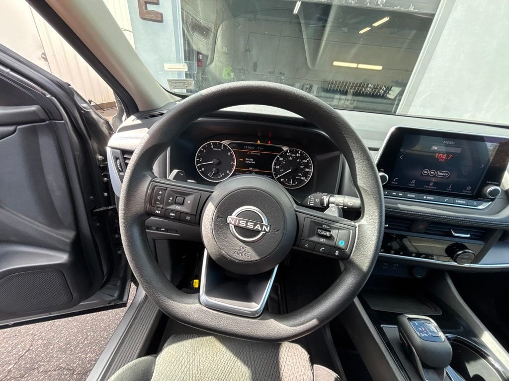 Used 2024 Gray Nissan SV image 13