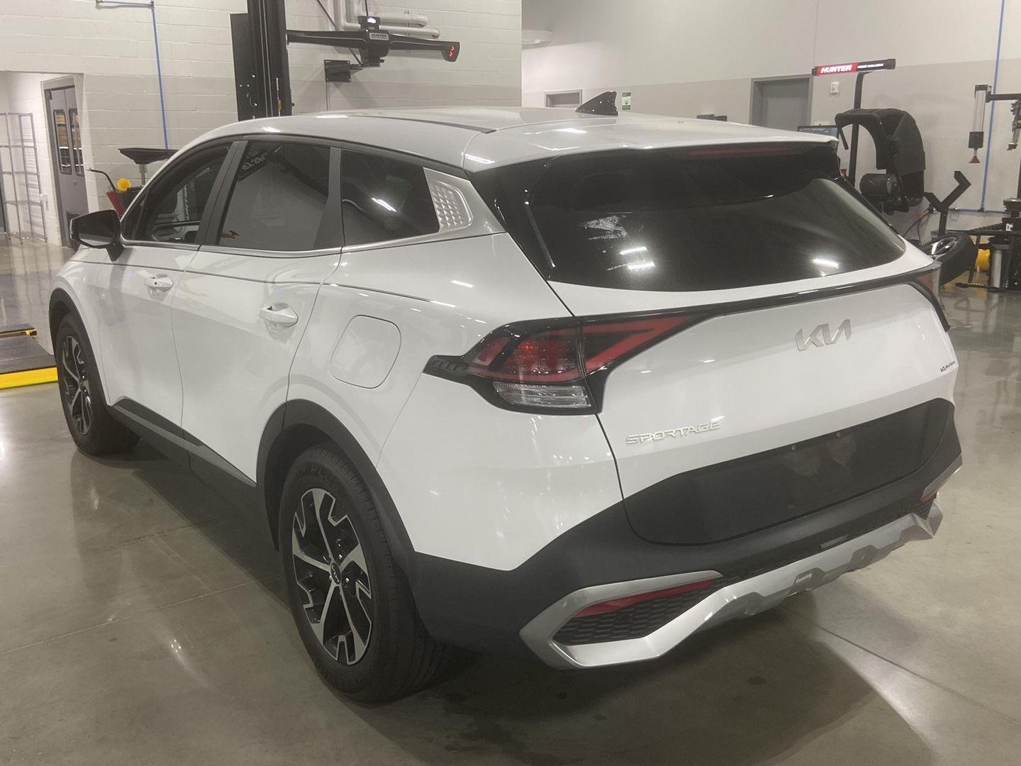 Used 2023 Glacial White Pearl Kia EX image 7