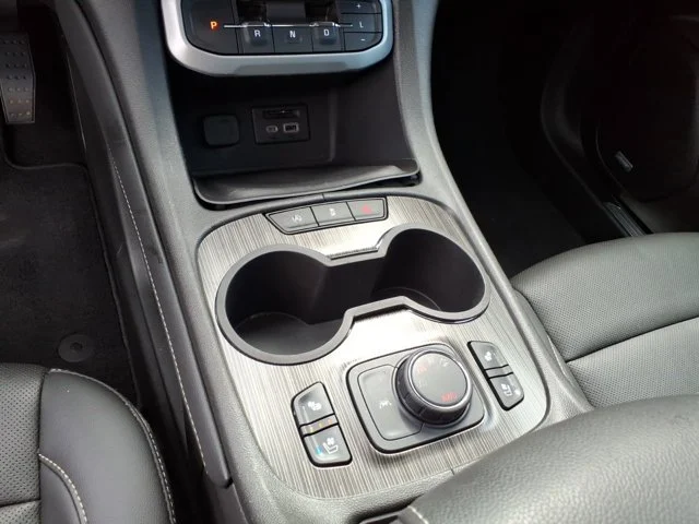 2023 GMC Acadia SLT - Photo 11