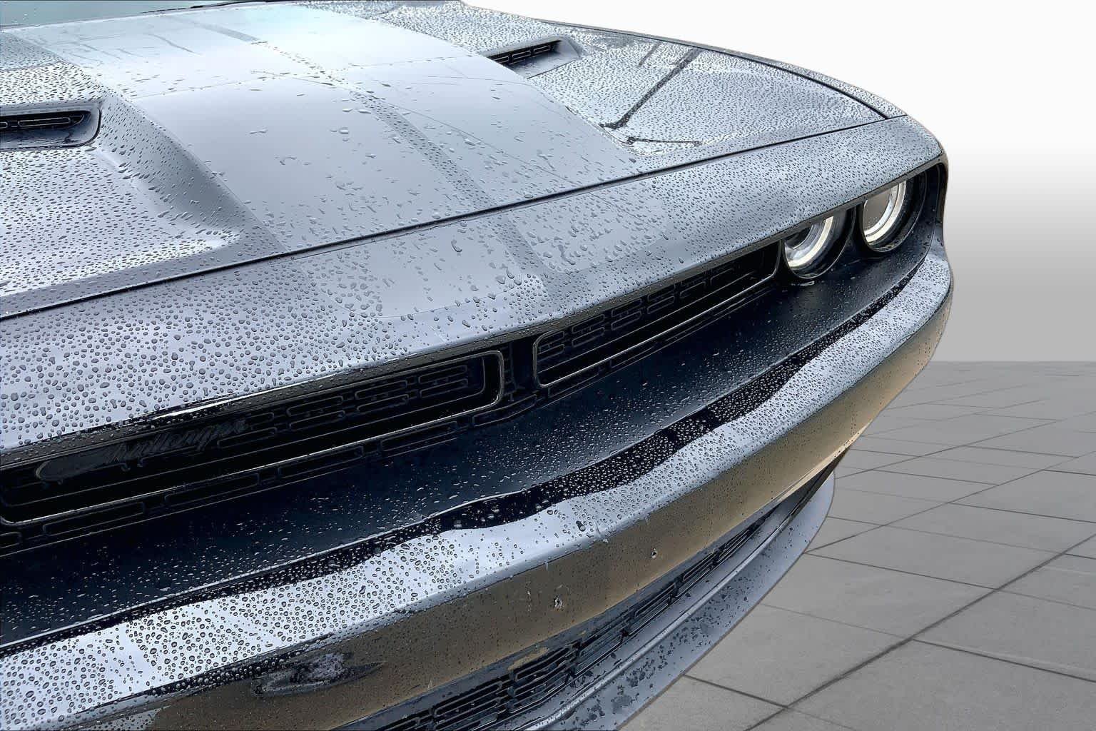 Used 2023 Pitch Black Clearcoat Dodge SXT image 26