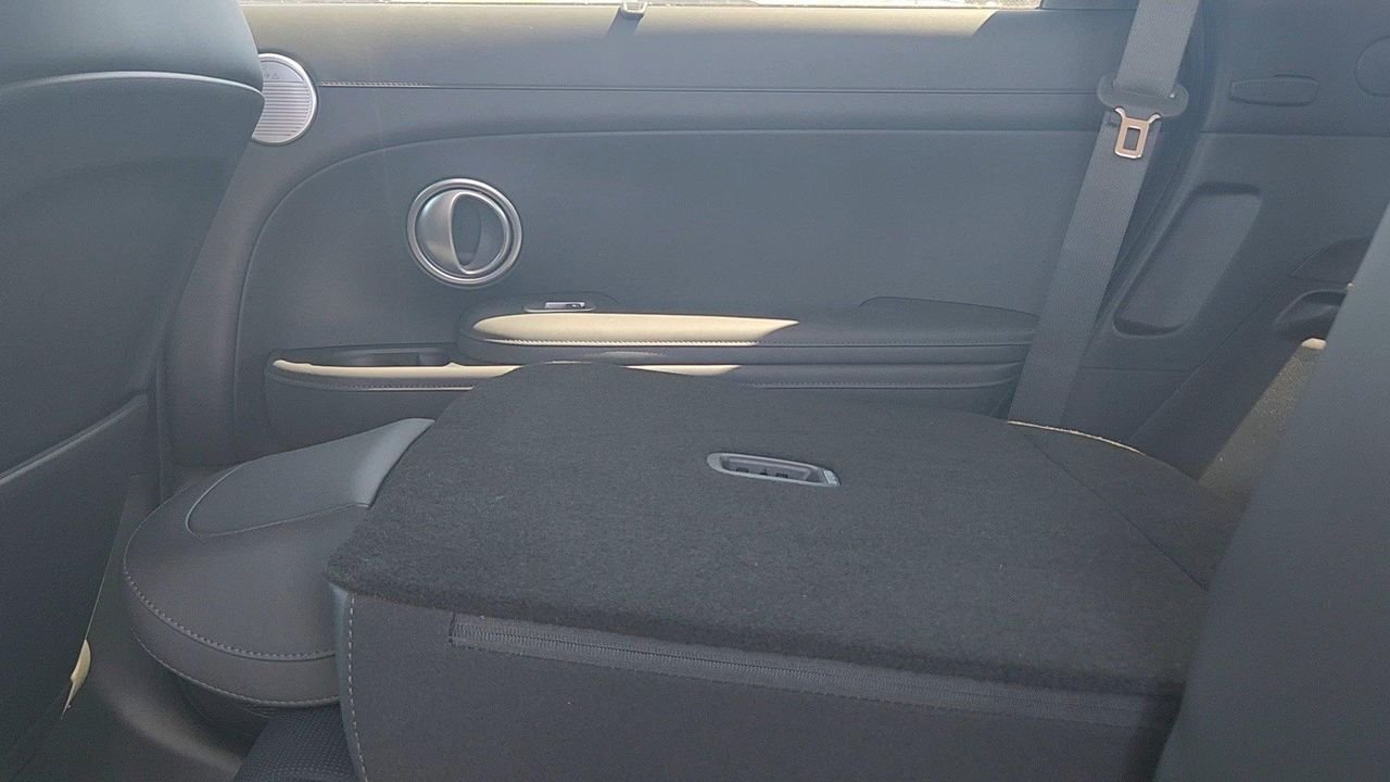 New 2026 Abyss Black Pearl Hyundai SEL Premium 8P image 16