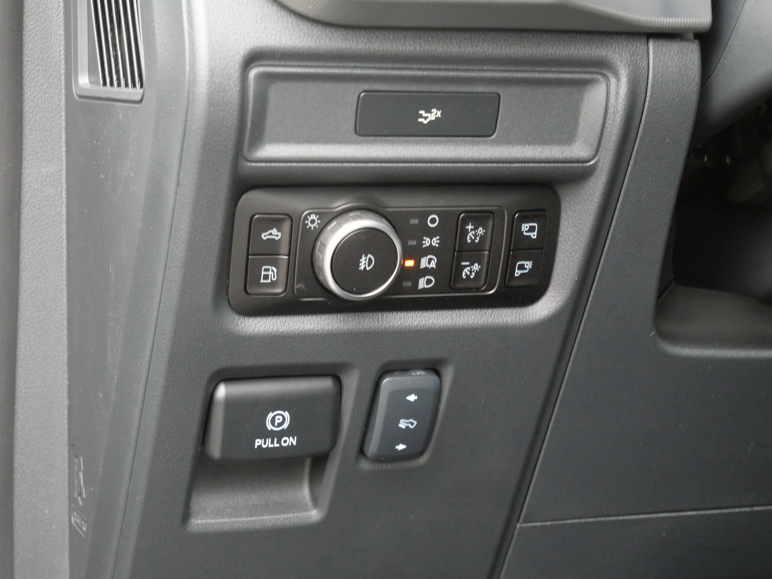 New 2026 White Ford Lariat image 15