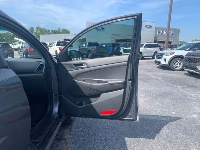 Used 2017 Gray Hyundai SE image 14
