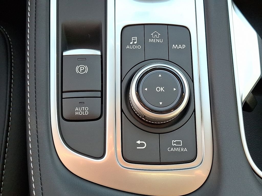 New 2026 RADIANT WHITE INFINITI Luxe AWD image 18