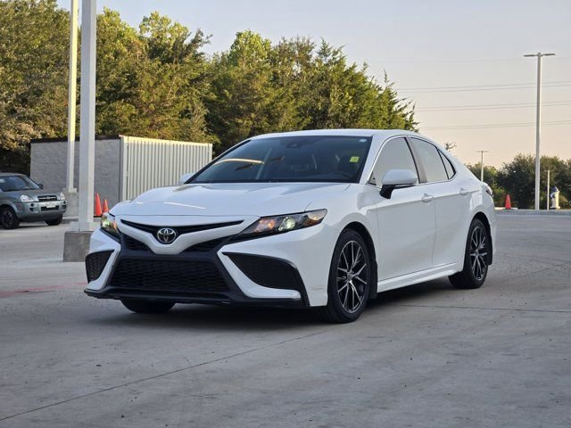 Used 2021 White Toyota SE image 3