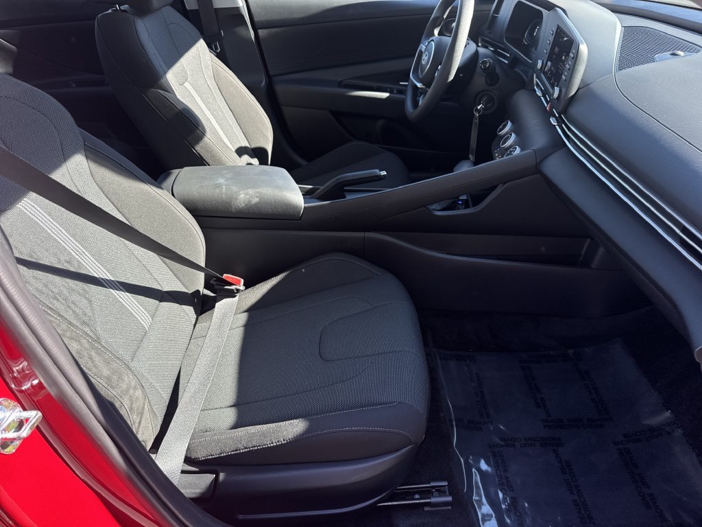 Used 2025 Red Hyundai SE image 13