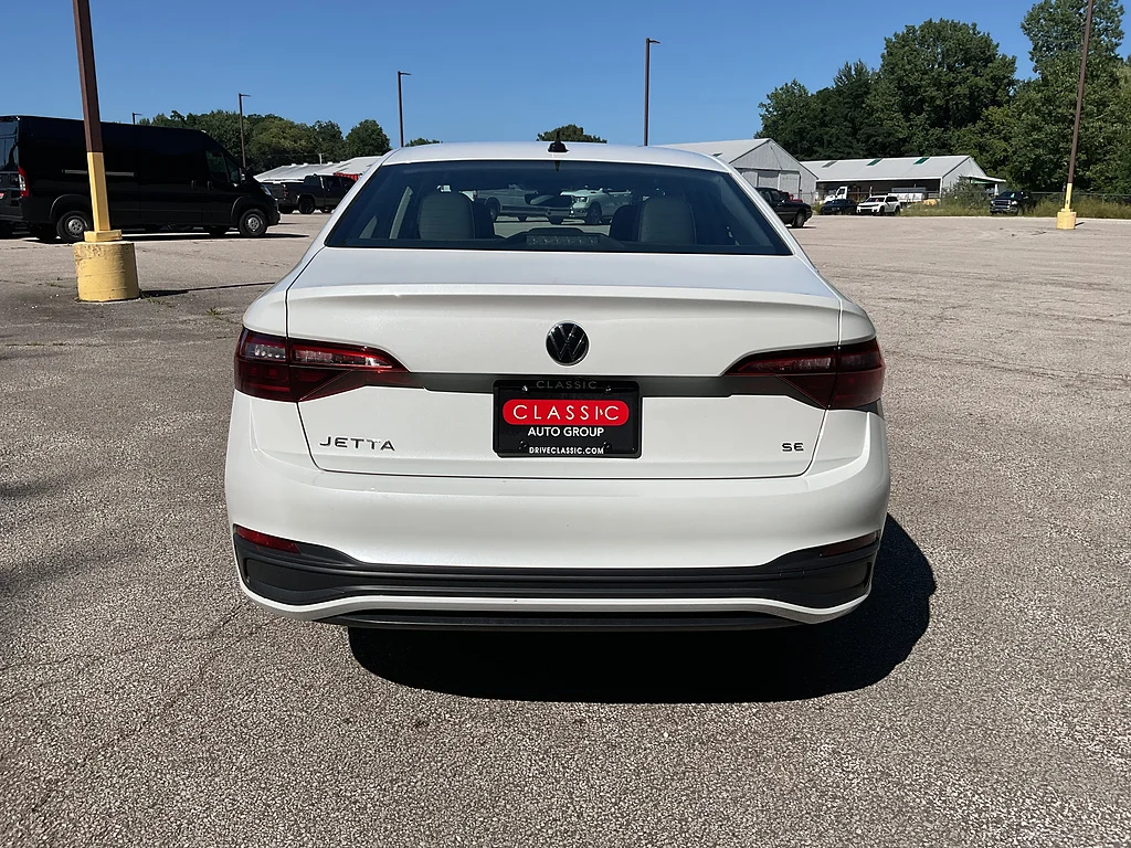 Used 2023 Opal White Pearl Volkswagen 1.5T SE image 6