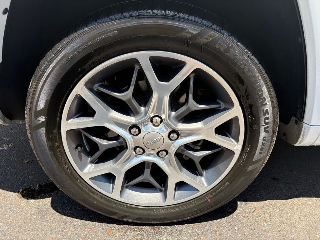 Used 2019 White Jeep Overland image 6
