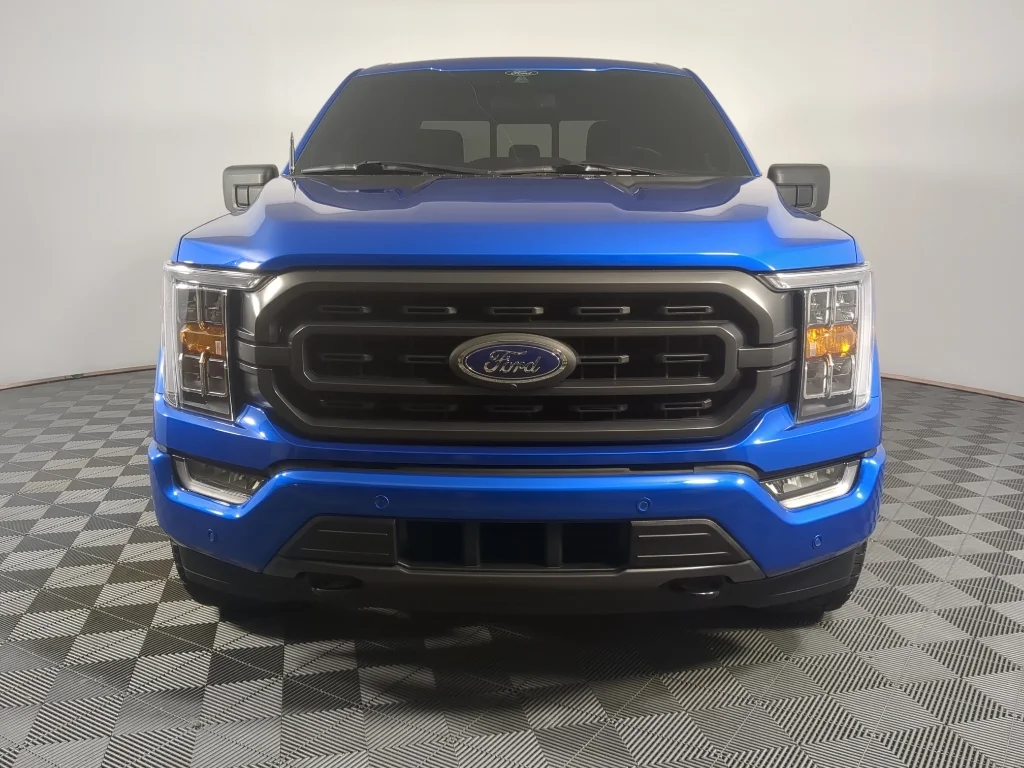 Used 2021 Velocity Blue Metallic Ford XLT image 3